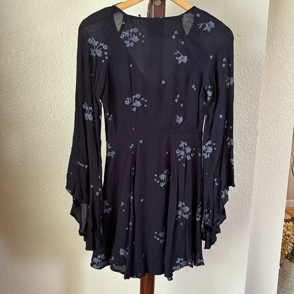 Free People bell sleeve flowy dress - Picture 3 of 7